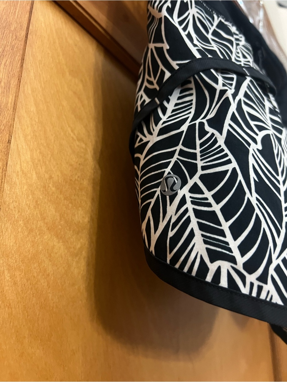 Lululemon Run: Speed Short *2-way Stretch Pretty Palm Black Angel Wing / Black 8 - Picture 7 of 10
